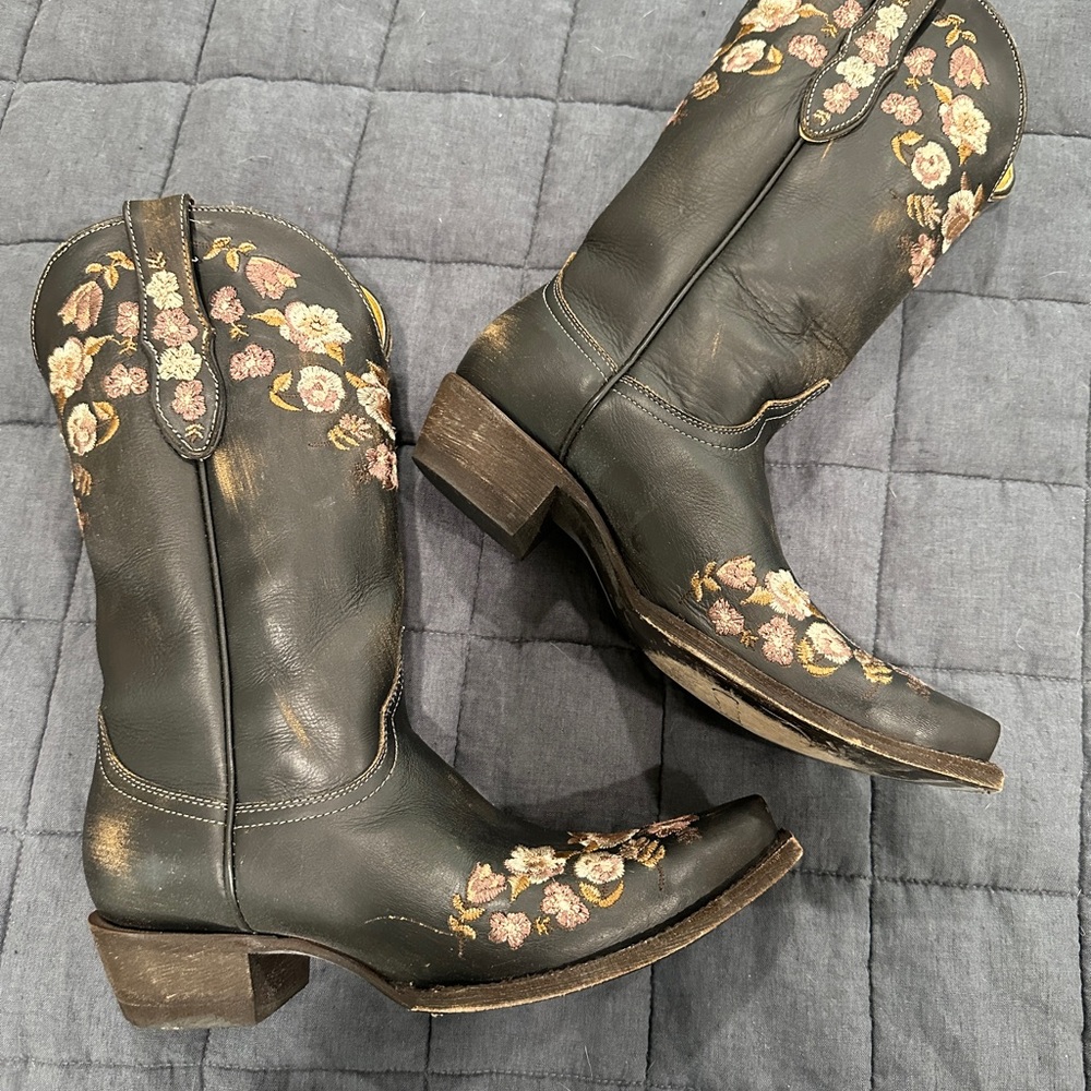 Floral Embroidered Heeled Boots - Picture 3 of 8